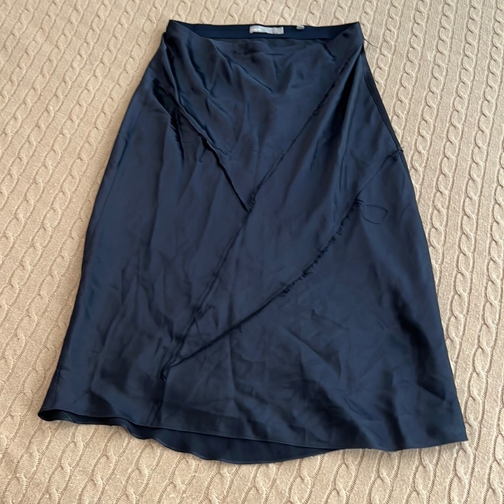 Vince silk skirt - size medium - navy blue